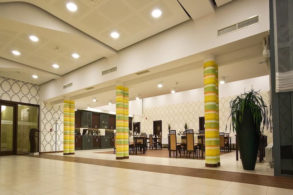 Hotel Poznanski A2 Luboń Exterior foto
